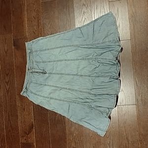 Liz Claiborne midi size 12 Lightweight Jean skirt